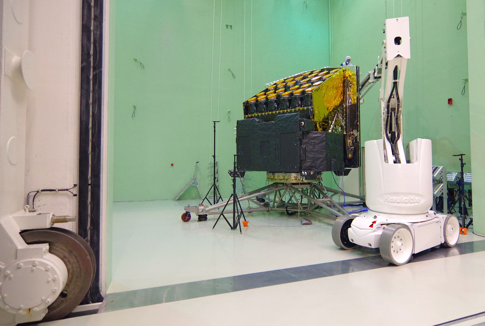 contract signature ESA and